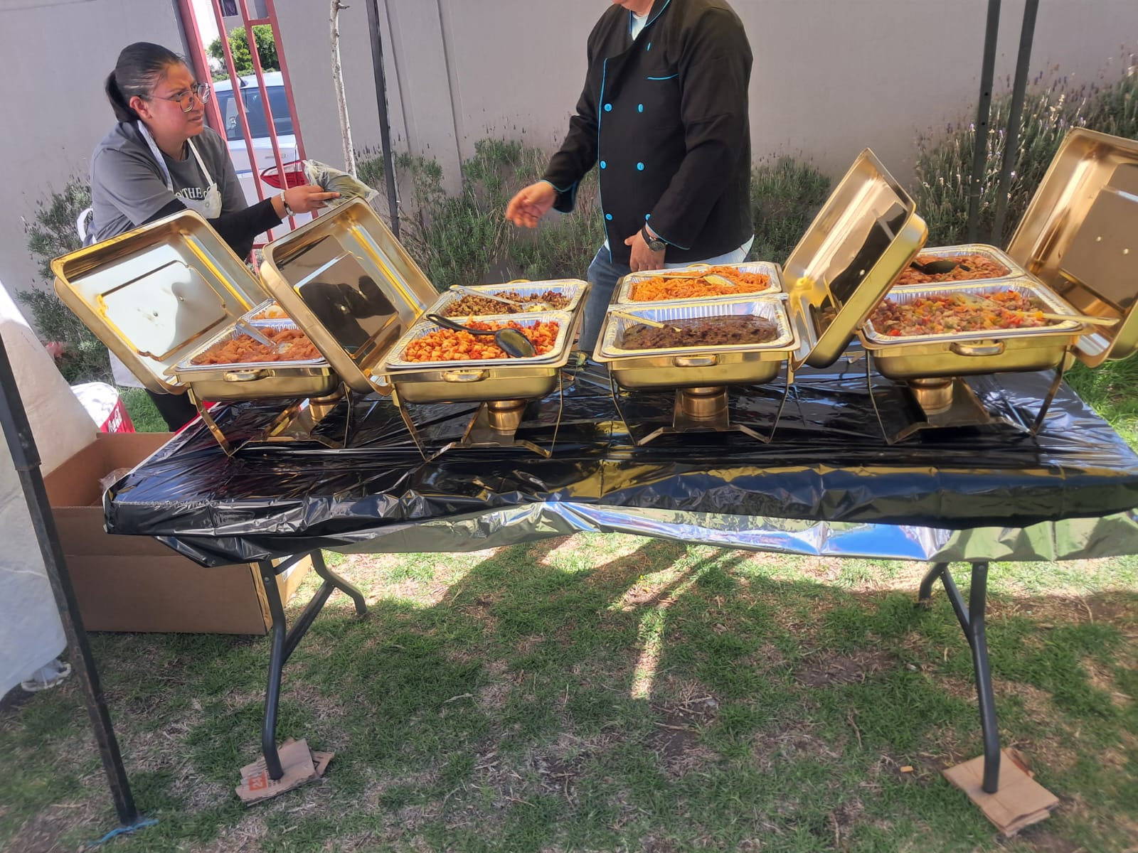 Montaje de alquiler de banquetes en un evento en Coacalco